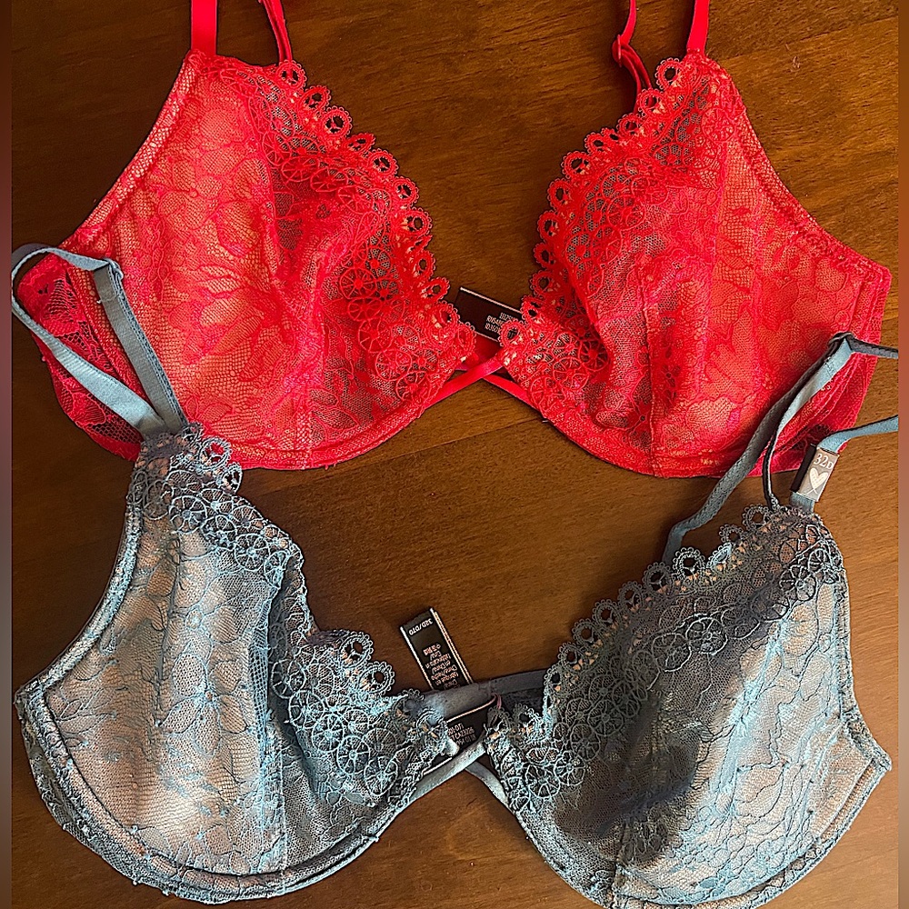 Set of 2 Victorias Secret Lace bras